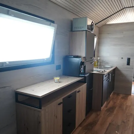 דירה Tiny House Moebliert Inkl Grosser Terrasse